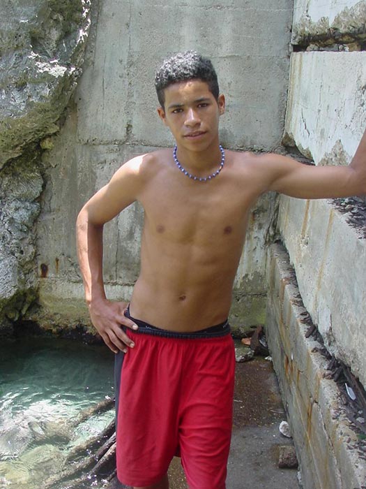 Sexy Gay Latino Twink Porn - Sexy latino twink posing for the camera outdoors - Juicy Gay Porn Pics